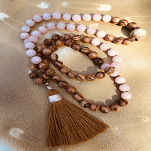 Carica l&#39;immagine nel visualizzatore di Gallery, Mala Giada Morganite &amp; Legno
