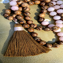 Carica l&#39;immagine nel visualizzatore di Gallery, Mala Giada Morganite &amp; Legno
