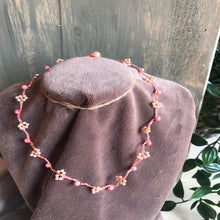 Carica l&#39;immagine nel visualizzatore di Gallery, Il Girocollo Daisy Pink Coral
