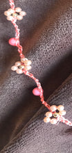 Carica l&#39;immagine nel visualizzatore di Gallery, Il Girocollo Daisy Pink Coral
