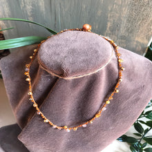 Carica l&#39;immagine nel visualizzatore di Gallery, Il Girocollo Luce Orange
