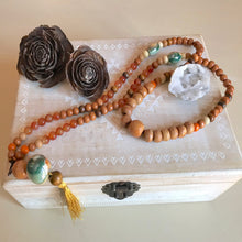 Carica l&#39;immagine nel visualizzatore di Gallery, Mala Corniola Legno &amp; Ceramica Greca
