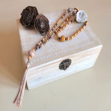 Carica l&#39;immagine nel visualizzatore di Gallery, Mala Mookaïte Legno &amp; Ceramica Greca
